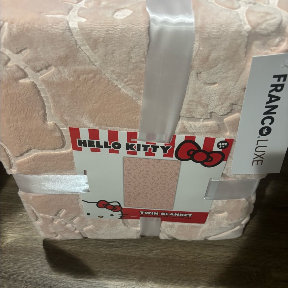 Franco Luxe Hello Kitty Twin Blanket - Light Pink